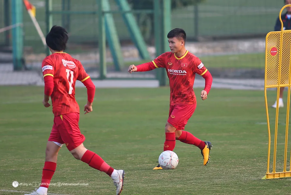 Quang Hải tham gia buổi tập cuối của ĐT Việt Nam trước ngày khởi hành sang Lào - Ảnh 3. Quang Hải tham gia buổi tập cuối của ĐT Việt Nam trước ngày khởi hành sang Lào - Ảnh 3.