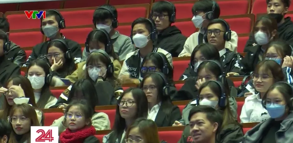 Giao lưu c&ugrave;ng c&aacute;c nh&agrave; khoa học giải thưởng VinFuture - Ảnh 3.