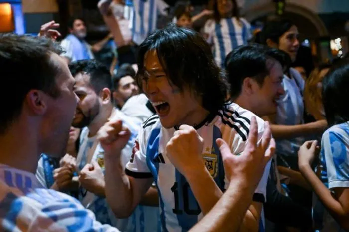 Biển người ăn mừng Argentina vô địch World Cup - Ảnh 10. Biển người ăn mừng Argentina vô địch World Cup - Ảnh 10.