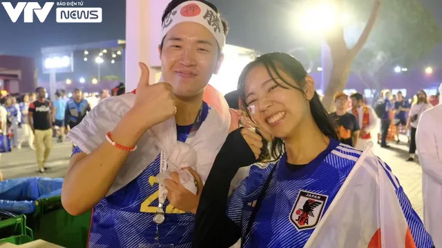 Sắc xanh Samurai tràn ngập khi Nhật Bản đi tiếp tại World Cup 2022 - Ảnh 15. Sắc xanh Samurai tràn ngập khi Nhật Bản đi tiếp tại World Cup 2022 - Ảnh 15.