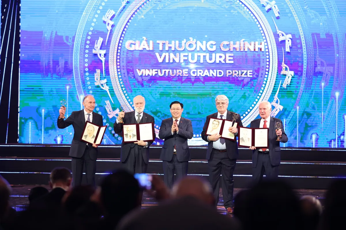 Công nghệ mạng toàn cầu nhận Giải thưởng 3 triệu USD VinFuture Grand Prize - Ảnh 1.