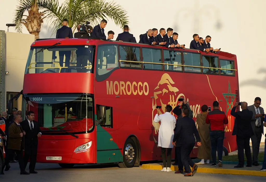 ĐT Ma-rốc được chào đón như những người hùng tại quê nhà - Ảnh 3. ĐT Ma-rốc được chào đón như những người hùng tại quê nhà - Ảnh 3.