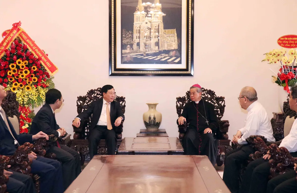 L&atilde;nh đạo Đảng, Nh&agrave; nước ch&uacute;c mừng Gi&aacute;ng sinh 2022 - Ảnh 1.