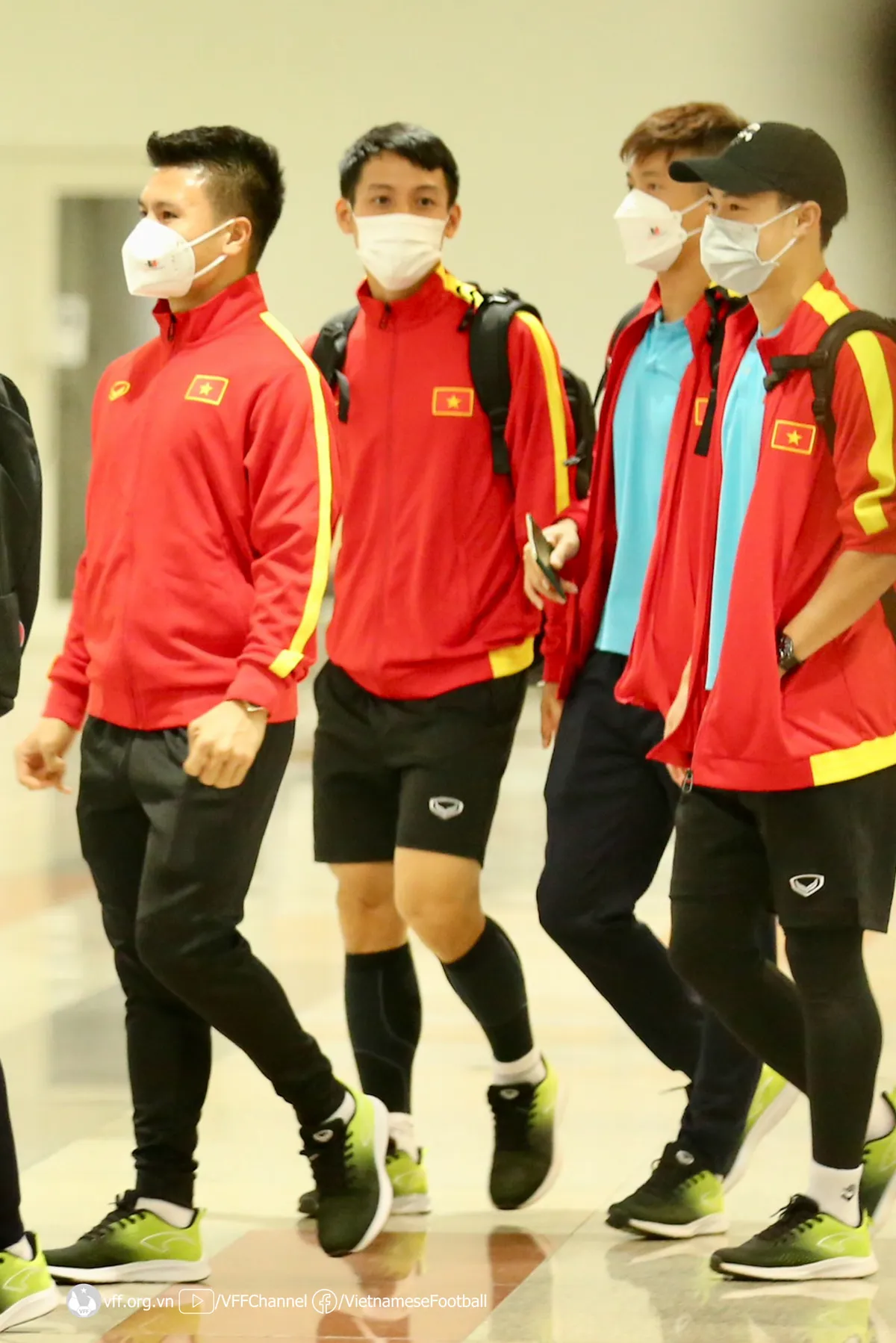 ĐT Việt Nam trở về nước sau chiến thắng ĐT Lào tại AFF Cup 2022 - Ảnh 3. ĐT Việt Nam trở về nước sau chiến thắng ĐT Lào tại AFF Cup 2022 - Ảnh 3.