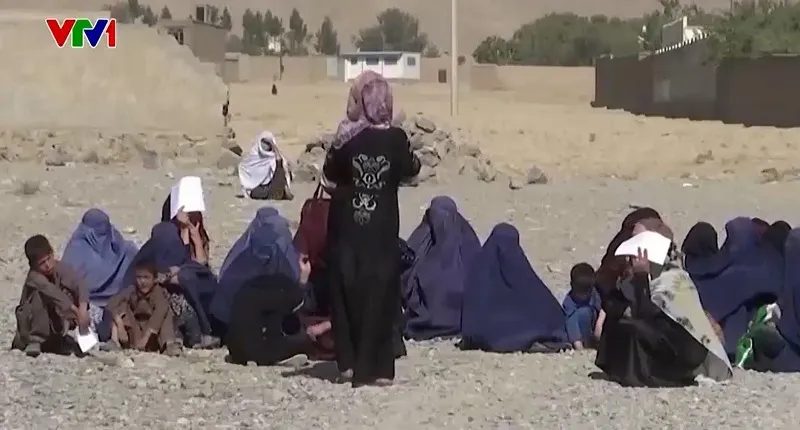 Liên hợp quốc phản đối lệnh cấm của Taliban đối với phụ nữ - Ảnh 1.