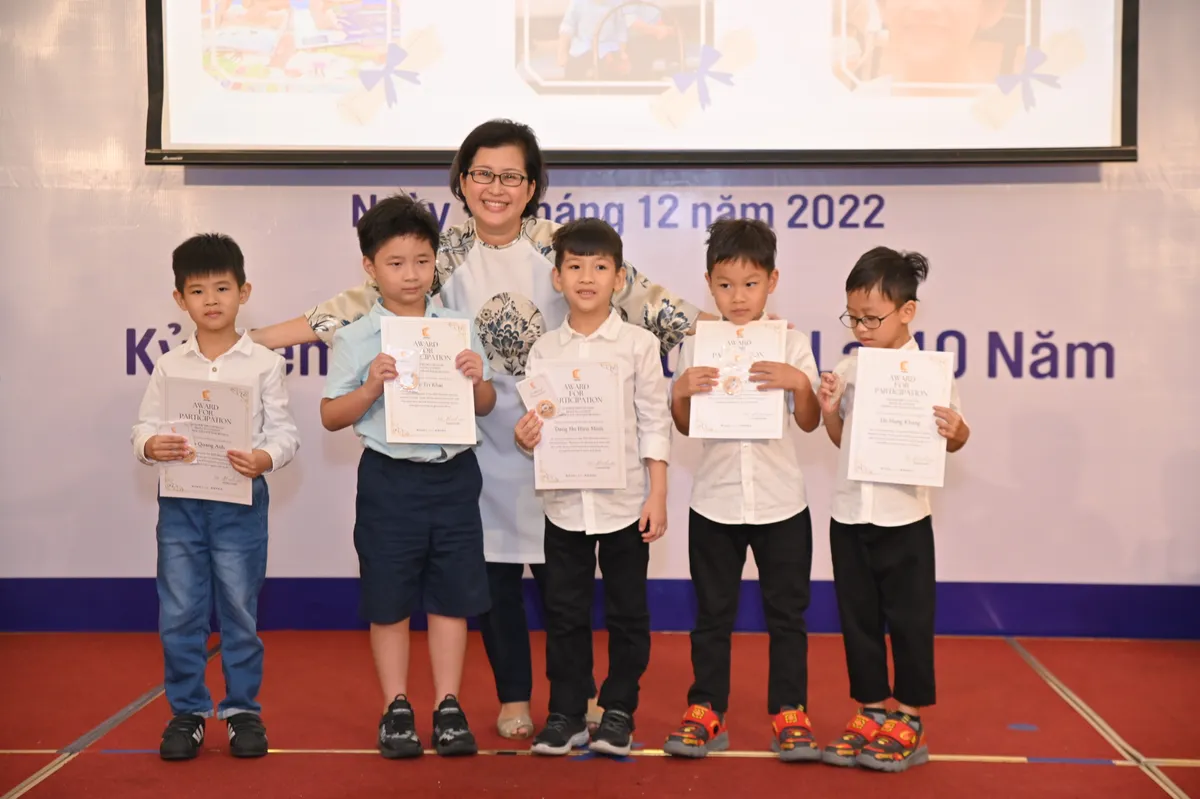 Hành trình ý nghĩa 10 năm ươm mầm thế hệ trẻ Việt - Ảnh 1. Hành trình ý nghĩa 10 năm ươm mầm thế hệ trẻ Việt - Ảnh 1.
