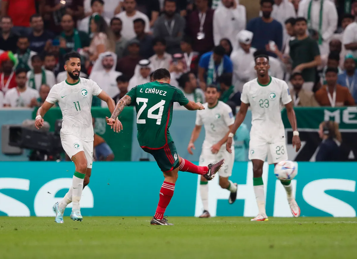 Mexico có cú sút thành bàn mạnh nhất vòng bảng World Cup - Ảnh 1. Mexico có cú sút thành bàn mạnh nhất vòng bảng World Cup - Ảnh 1.