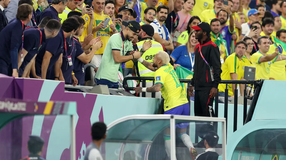 Vì sao Neymar biến mất khỏi sân cỏ sau khi trở lại và ghi bàn ở World Cup 2022? - Ảnh 1. Vì sao Neymar biến mất khỏi sân cỏ sau khi trở lại và ghi bàn ở World Cup 2022? - Ảnh 1.
