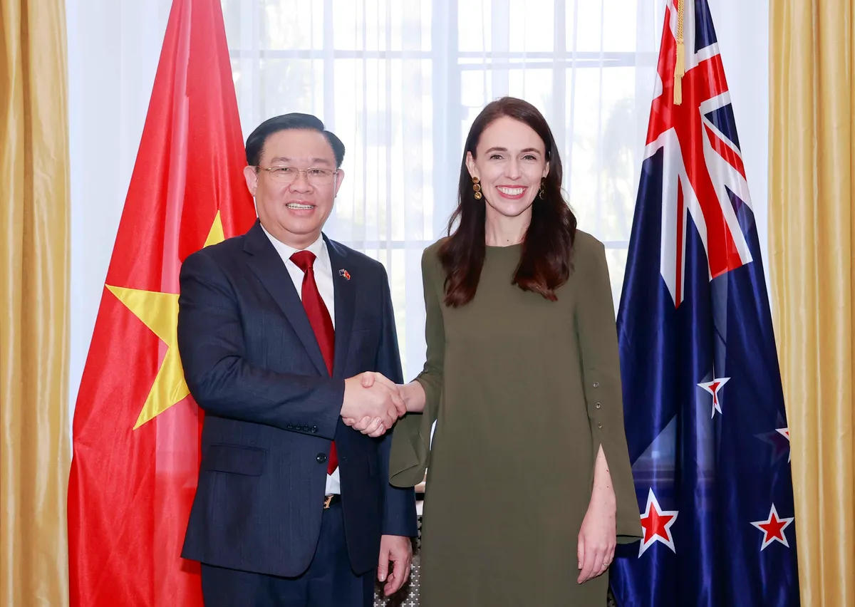 Chủ tịch Quốc hội Vương Đình Huệ hội kiến Thủ tướng New Zealand Jacinda Ardern - Ảnh 1.