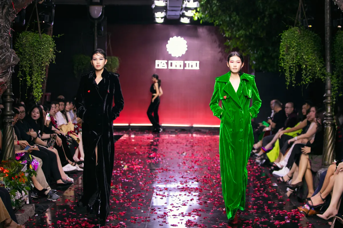 H’Hen Niê, Minh Kha làm vedette bộ sưu tập của Hà Linh Thư - Ảnh 16.