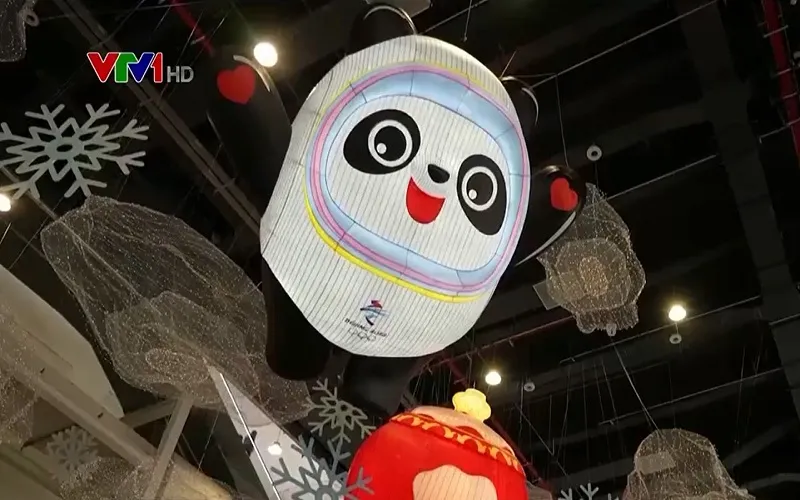 Linh vật Olympic Bắc Kinh Băng Đôn Đôn gây sốt - Ảnh 1.
