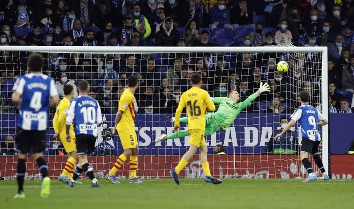 Barcelona hòa kịch tính Espanyol ở trận derby xứ Catalan - Ảnh 2. Barcelona hòa kịch tính Espanyol ở trận derby xứ Catalan - Ảnh 2.