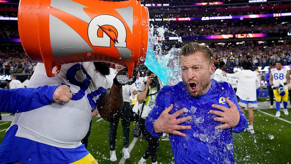 Sean McVay - HLV trẻ nhất từng vô địch giải bóng bầu dục Mỹ - Ảnh 2. Sean McVay - HLV trẻ nhất từng vô địch giải bóng bầu dục Mỹ - Ảnh 2.