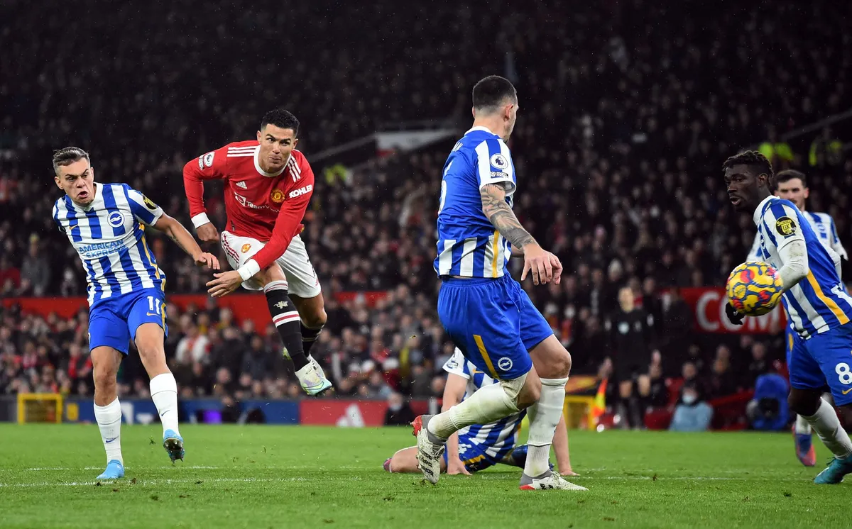 Ronaldo ghi bàn trở lại, Man Utd tìm thấy niềm vui chiến thắng - Ảnh 1.