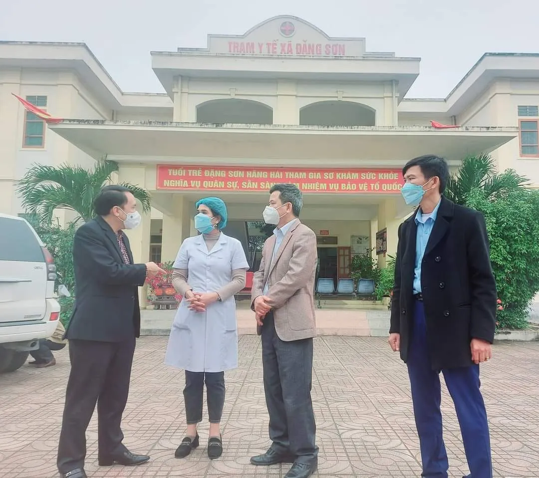 Khẩn trương chuyển trạng thái, tạo tính chủ động trong điều trị F0 tại nhà - Ảnh 1.