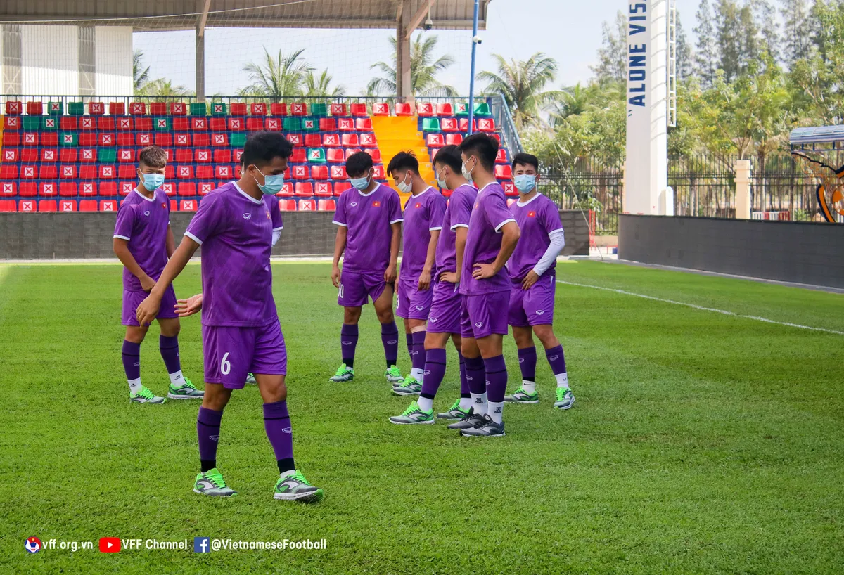 U23 Việt Nam tham quan sân thi đấu, luyện bài khắc chế đối thủ - Ảnh 1. U23 Việt Nam tham quan sân thi đấu, luyện bài khắc chế đối thủ - Ảnh 1.