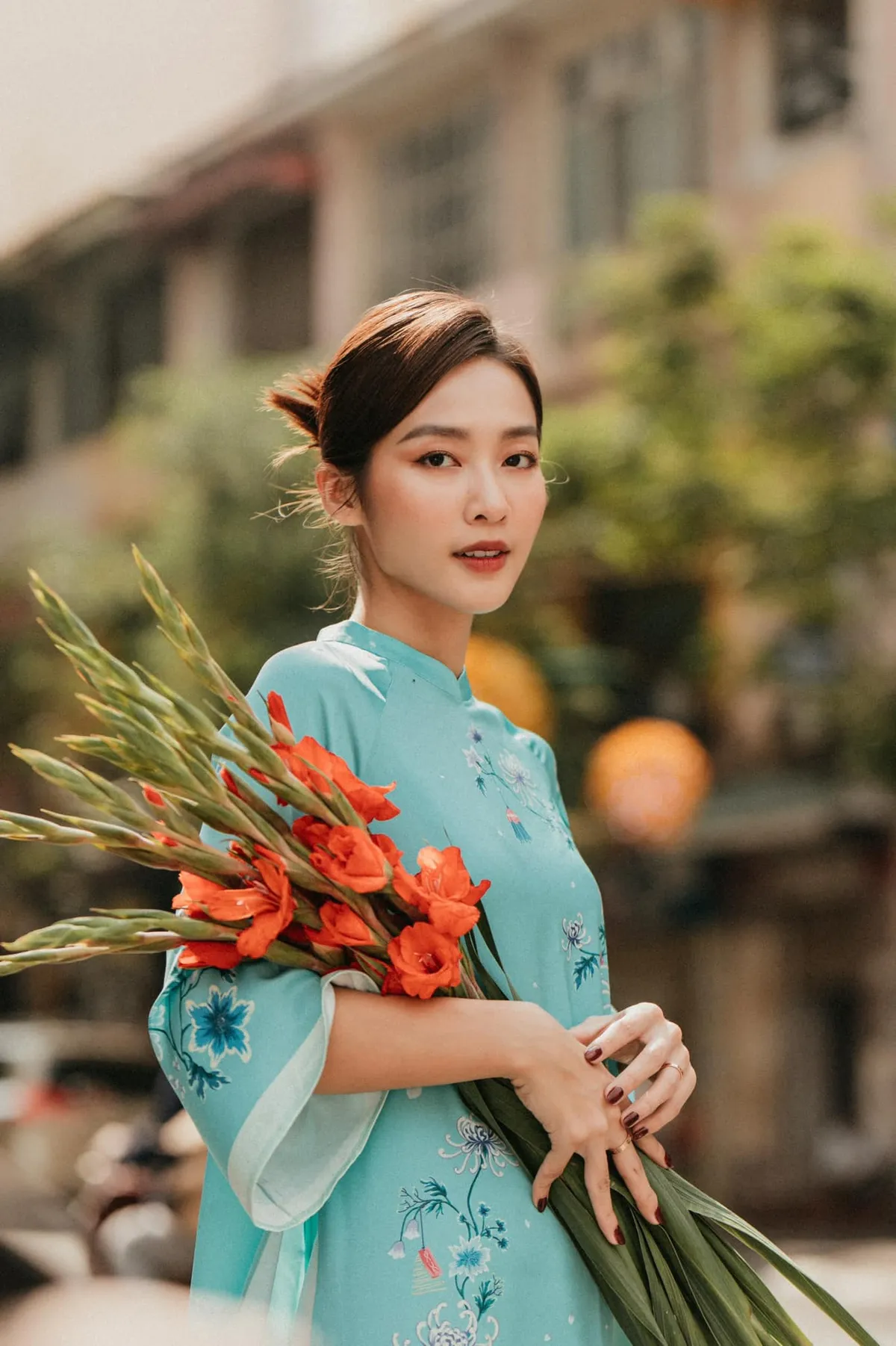 Khả Ng&acirc;n khoe vẻ đẹp dịu d&agrave;ng trong bộ ảnh &aacute;o d&agrave;i - Ảnh 3.