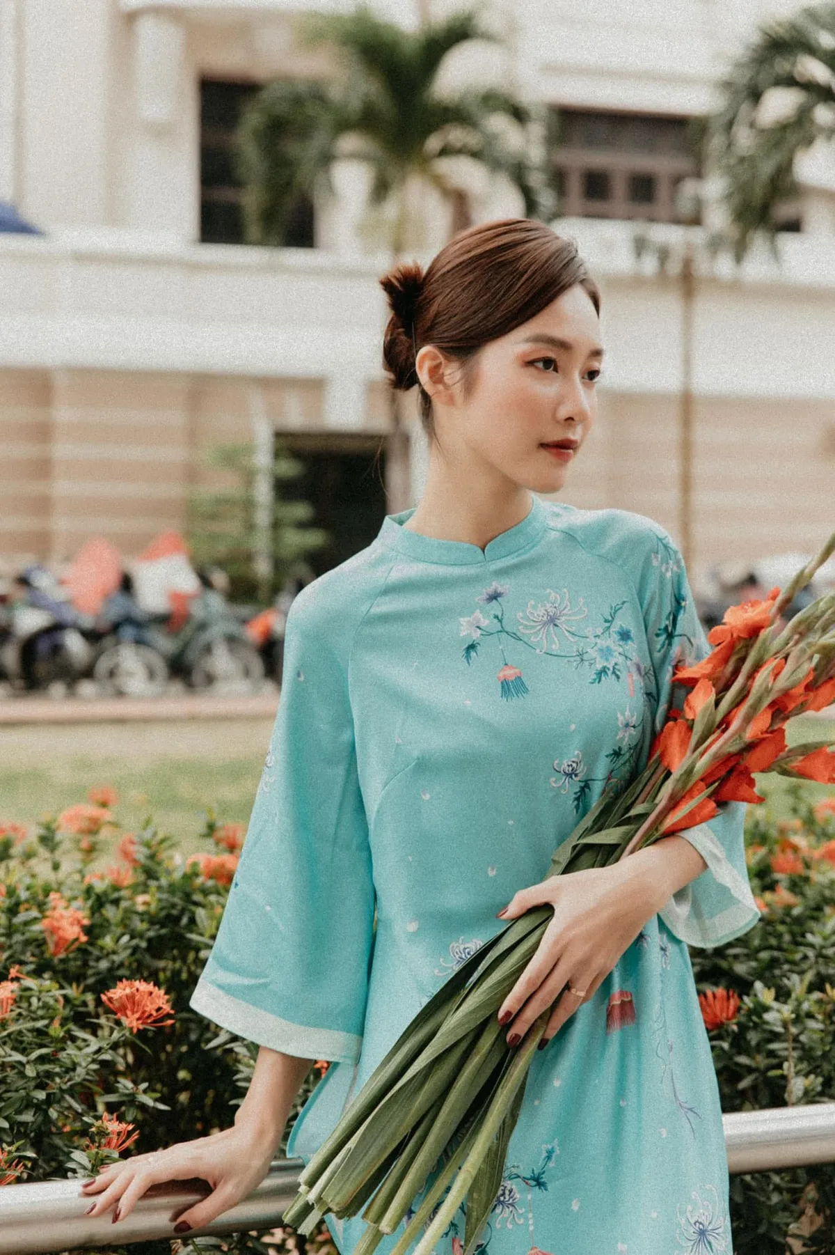 Khả Ng&acirc;n khoe vẻ đẹp dịu d&agrave;ng trong bộ ảnh &aacute;o d&agrave;i - Ảnh 5.