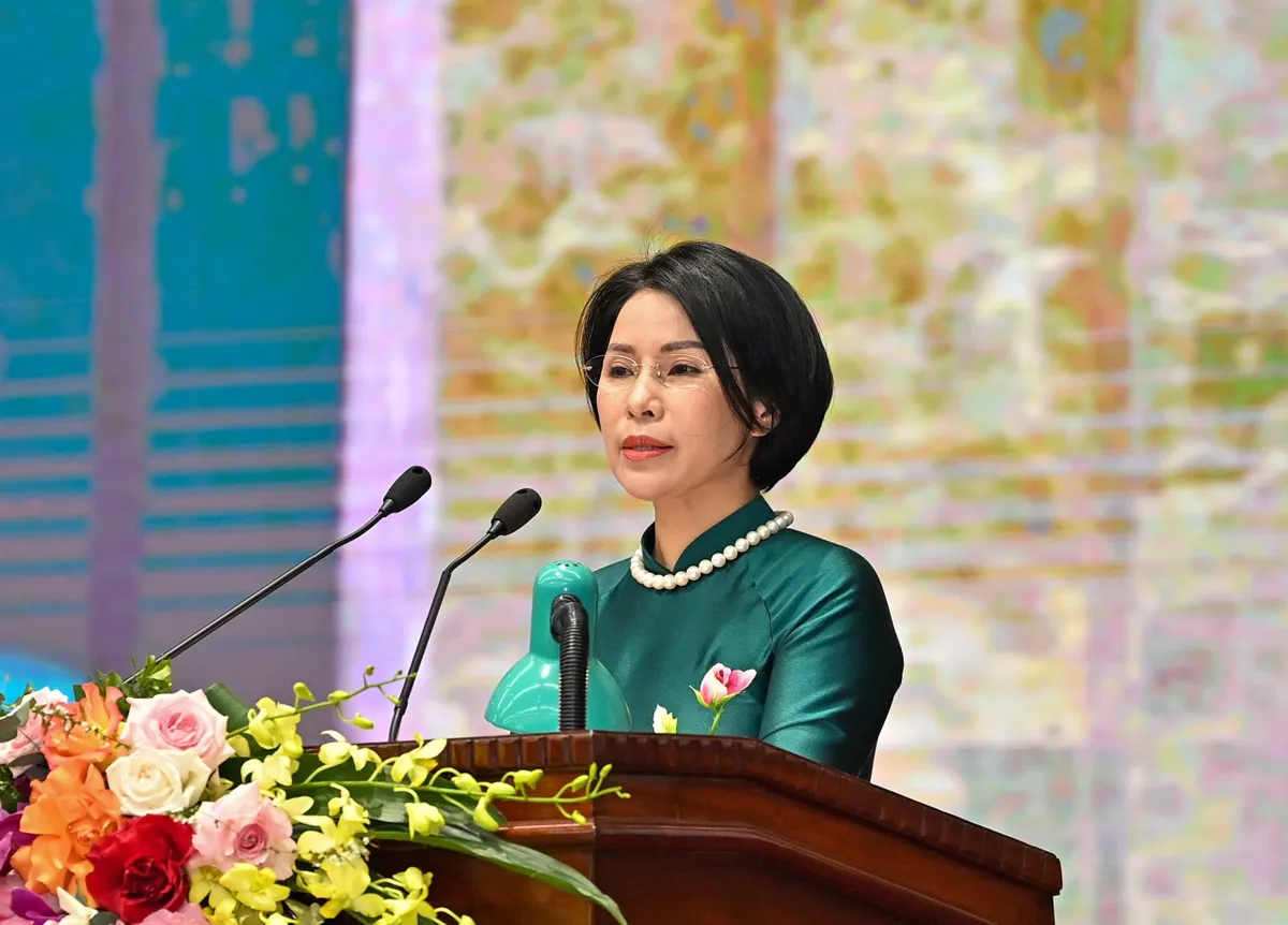 Hà Nội: Gặp mặt lực lượng y tế và lực lượng tuyến đầu tham gia phòng chống dịch bệnh COVID-19 tiêu biểu - Ảnh 1.