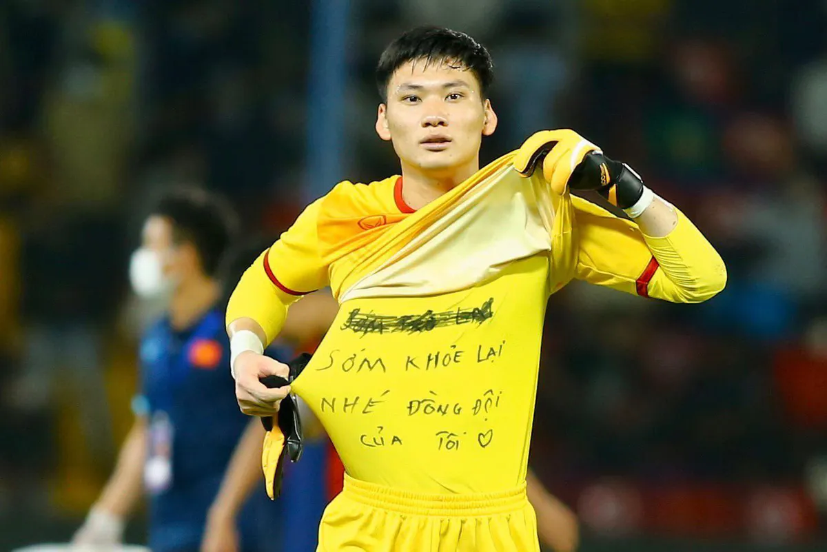 Thủ môn U23 Việt Nam ăn mừng bằng lời chúc các đồng đội - Ảnh 2. Thủ môn U23 Việt Nam ăn mừng bằng lời chúc các đồng đội - Ảnh 2.