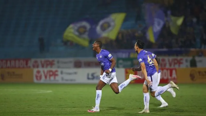 Sân Hàng Đẫy đón 5.000 khán giả trận khai mạc V.League 2022 - Ảnh 1. Sân Hàng Đẫy đón 5.000 khán giả trận khai mạc V.League 2022 - Ảnh 1.