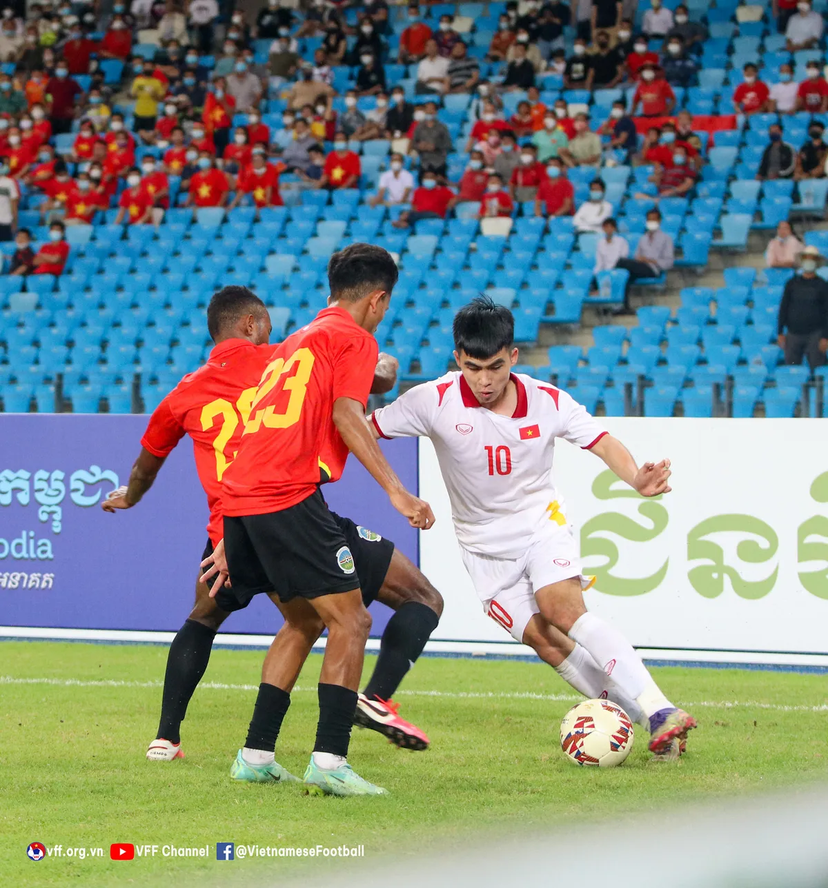 U23 Việt Nam vào chung kết giải U23 Đông Nam Á 2022 sau 120 phút quả cảm - Ảnh 3. U23 Việt Nam vào chung kết giải U23 Đông Nam Á 2022 sau 120 phút quả cảm - Ảnh 3.
