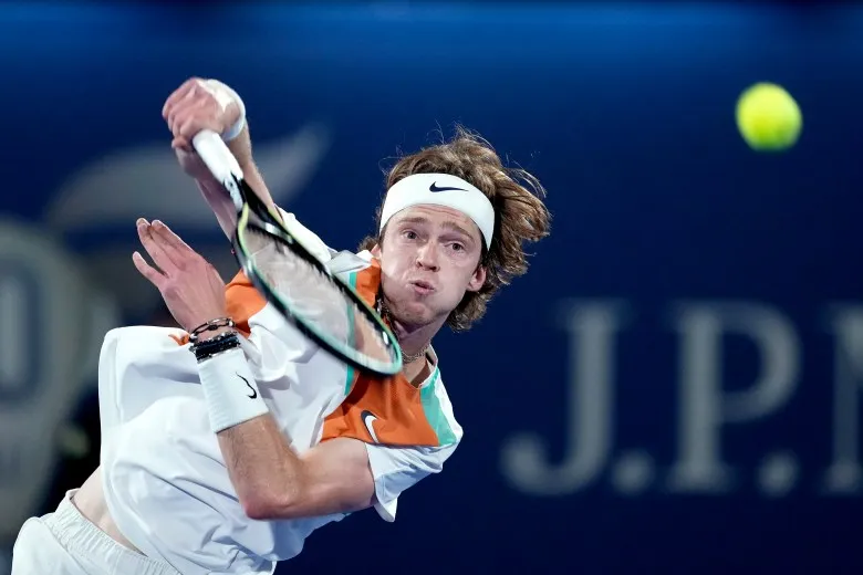 Andrey Rublev giành quyền vào chung kết Dubai Championship - Ảnh 1. Andrey Rublev giành quyền vào chung kết Dubai Championship - Ảnh 1.