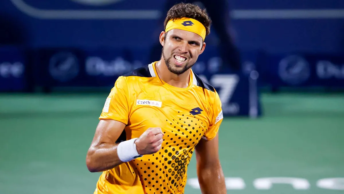 Andrey Rublev giành quyền vào chung kết Dubai Championship - Ảnh 2. Andrey Rublev giành quyền vào chung kết Dubai Championship - Ảnh 2.
