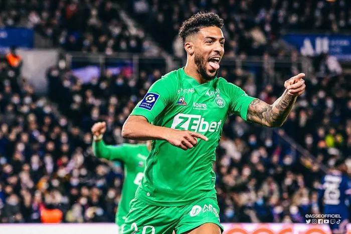 Messi và Mbappe tỏa sáng, PSG ngược dòng trước Saint Etienne - Ảnh 1. Messi và Mbappe tỏa sáng, PSG ngược dòng trước Saint Etienne - Ảnh 1.
