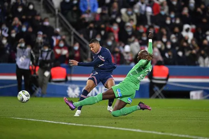 Messi và Mbappe tỏa sáng, PSG ngược dòng trước Saint Etienne - Ảnh 2. Messi và Mbappe tỏa sáng, PSG ngược dòng trước Saint Etienne - Ảnh 2.