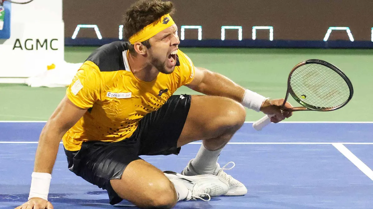 Andrey Rublev vô địch giải quần vợt Dubai Championships 2022 - Ảnh 1. Andrey Rublev vô địch giải quần vợt Dubai Championships 2022 - Ảnh 1.