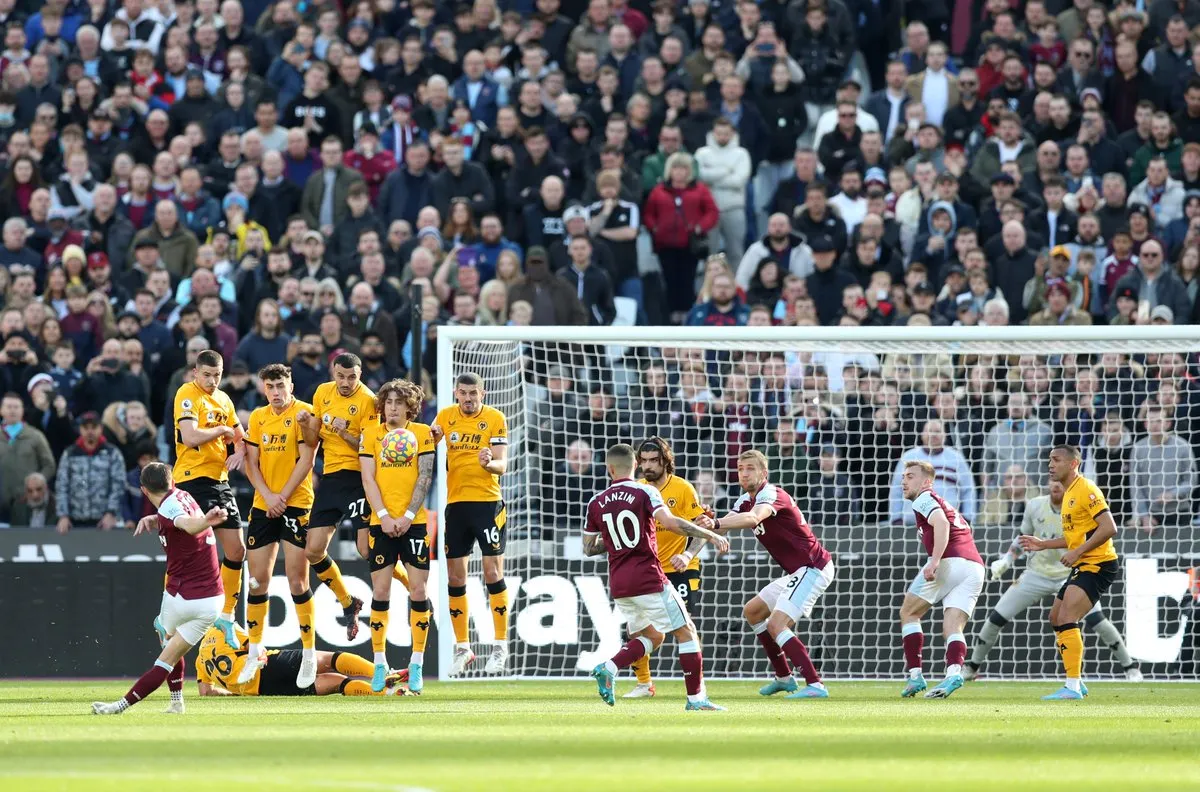 West Ham giành chiến thắng tối thiểu trước Wolverhampton - Ảnh 1. West Ham giành chiến thắng tối thiểu trước Wolverhampton - Ảnh 1.