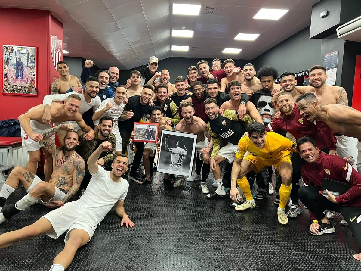 Đánh bại Real Betis, Sevilla củng cố ngôi vị thứ 2 tại La Liga - Ảnh 3. Đánh bại Real Betis, Sevilla củng cố ngôi vị thứ 2 tại La Liga - Ảnh 3.