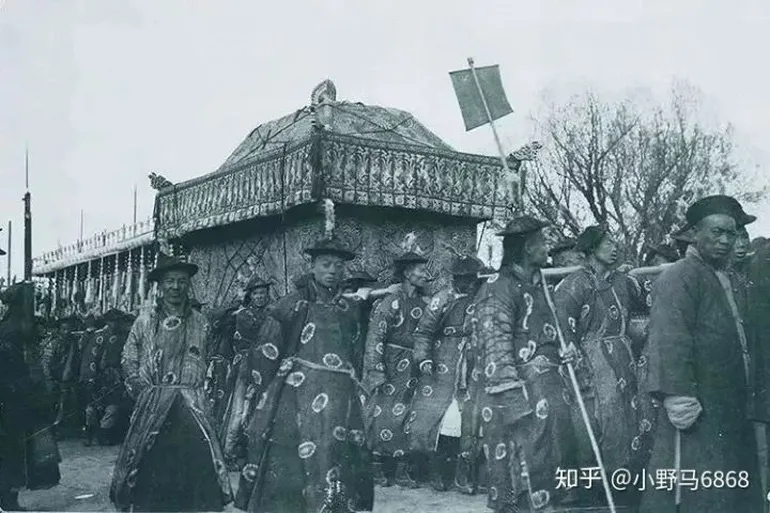 Những bức ảnh hiếm và chuyện giờ mới kể về đám tang của Từ Hi Thái hậu - Ảnh 3.