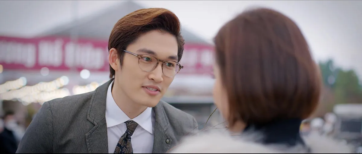 Thương ng&agrave;y nắng về ngoại truyện: Trang l&eacute;n l&uacute;t đưa Đức tiền ti&ecirc;u Tết, Kh&aacute;nh nghi ngờ tra hỏi - Ảnh 4.