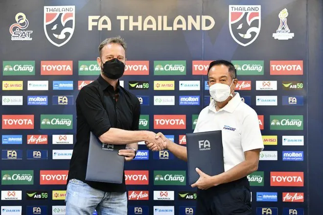 Giúp ĐT Thái Lan vô địch AFF Cup 2020, HLV Polking được gia hạn hợp đồng - Ảnh 1. Giúp ĐT Thái Lan vô địch AFF Cup 2020, HLV Polking được gia hạn hợp đồng - Ảnh 1.