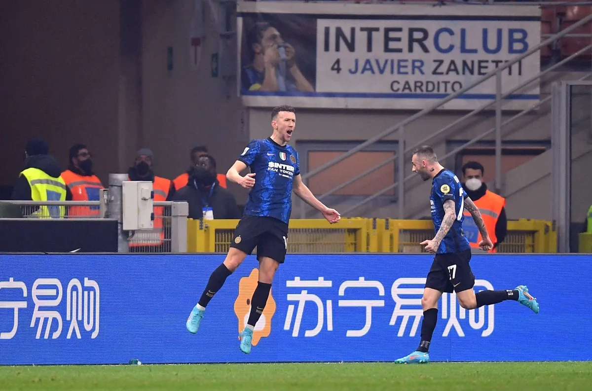 AC Milan ngược dòng thành công trước Inter Milan - Ảnh 1. AC Milan ngược dòng thành công trước Inter Milan - Ảnh 1.