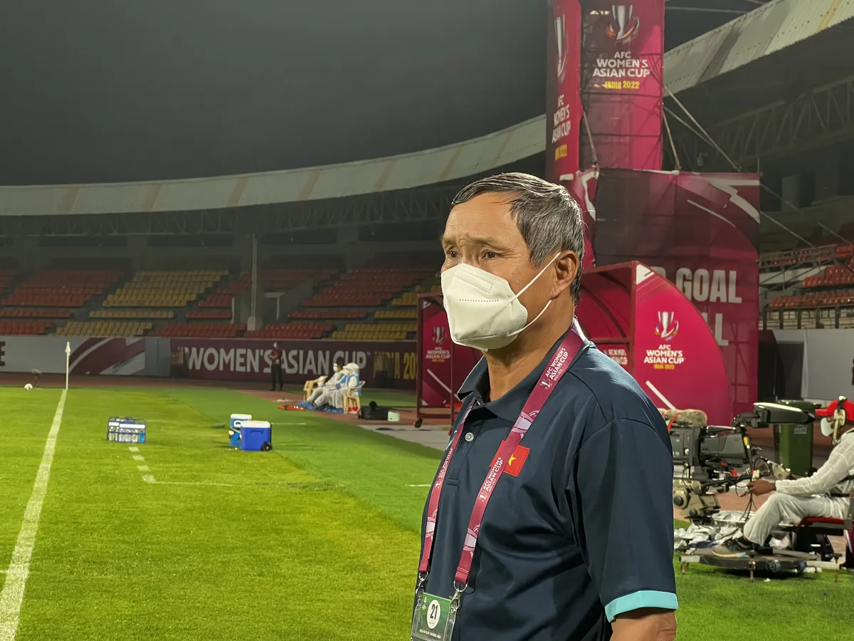 HLV Mai Đức Chung: “Đoàn kết và tinh thần là hai yếu tố góp phần tạo nên thành công” - Ảnh 1. HLV Mai Đức Chung: “Đoàn kết và tinh thần là hai yếu tố góp phần tạo nên thành công” - Ảnh 1.