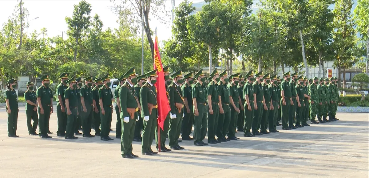 Bộ đội biên phòng Cà Mau ra quân huấn luyện năm 2022 - Ảnh 1.