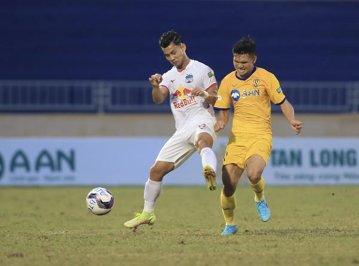 Lịch thi đấu vòng 4 V.League 2022: CLB Hà Nội đá trận đầu tiên, HAGL và thử thách trên sân nhà - Ảnh 1.