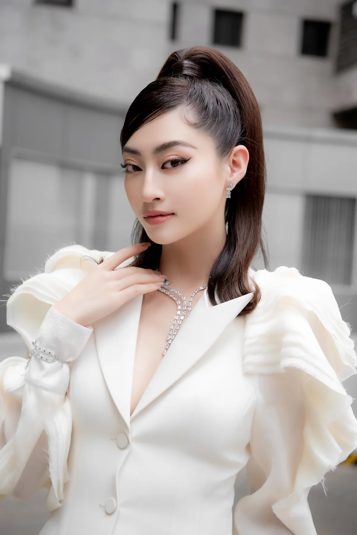 D&agrave;n Hoa hậu, &Aacute; hậu sinh năm 2000 c&ugrave;ng đọ nhan sắc - Ảnh 1.