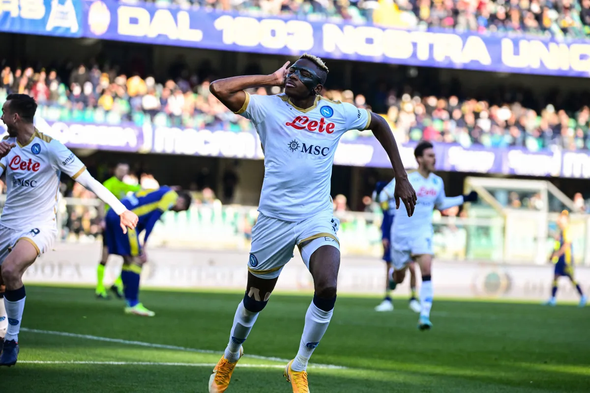 Napoli giành chiến thắng trên sân của Verona - Ảnh 1. Napoli giành chiến thắng trên sân của Verona - Ảnh 1.