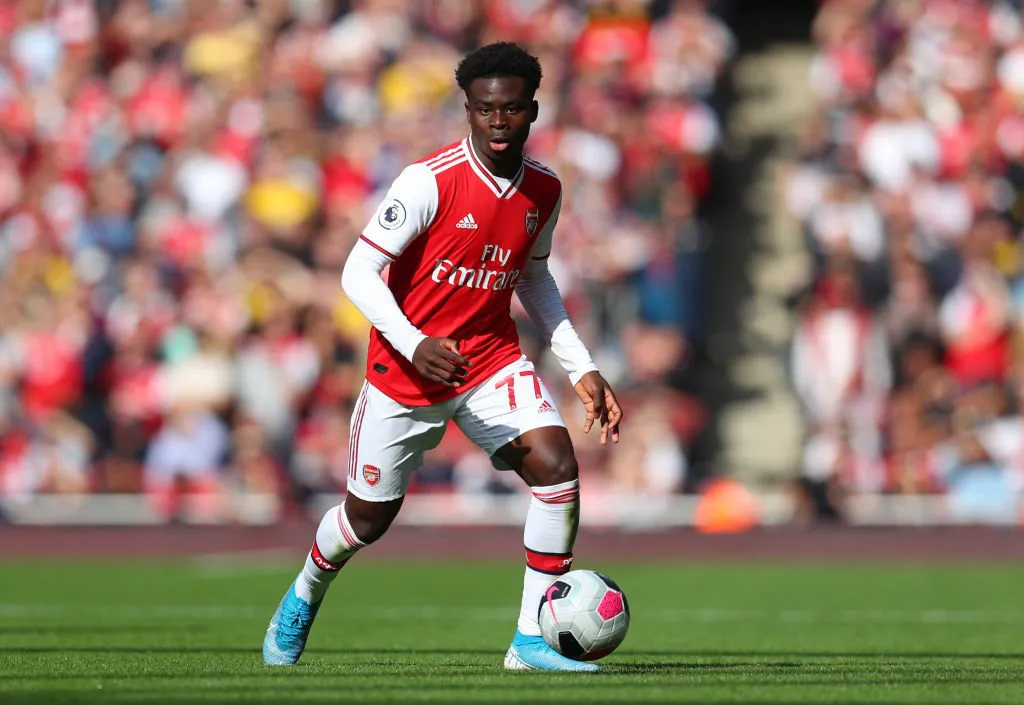 Arsenal sẽ tăng lương l&ecirc;n tới gấp 4 lần cho Bukayo Saka - Ảnh 1.
