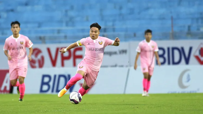 Phi Sơn phẫu thuật thành công, chờ ngày trở lại V.League 2022 - Ảnh 2. Phi Sơn phẫu thuật thành công, chờ ngày trở lại V.League 2022 - Ảnh 2.