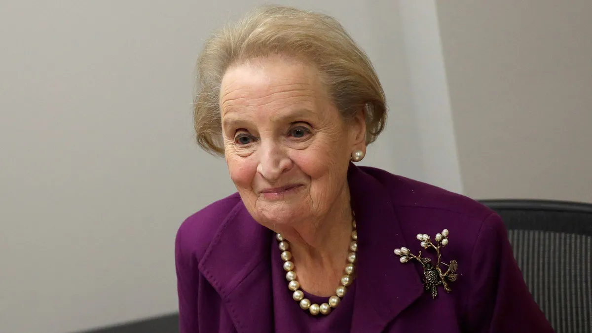 Nữ Ngoại trưởng Mỹ đầu ti&ecirc;n Madeleine Albright qua đời ở tuổi 84 - Ảnh 1.