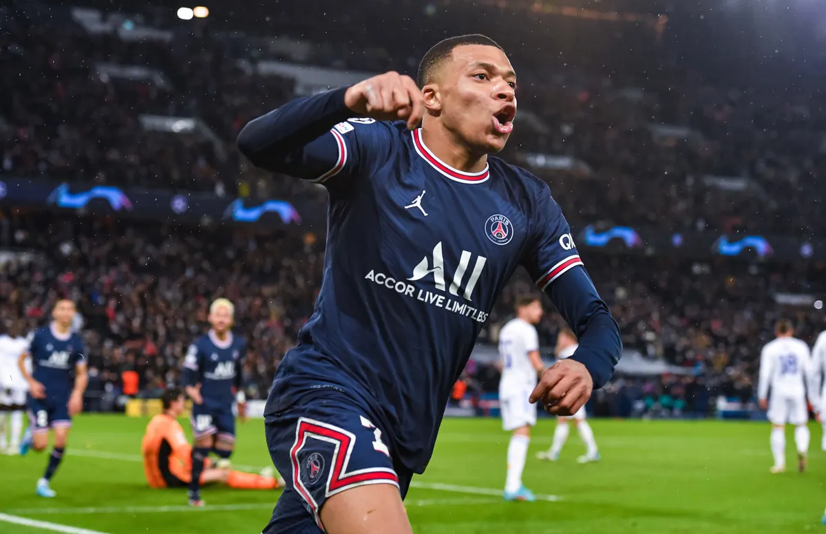 BẤT NGỜ: Barcelona nhảy v&agrave;o cuộc cạnh tranh chữ k&yacute; của Kylian Mbappe - Ảnh 2.
