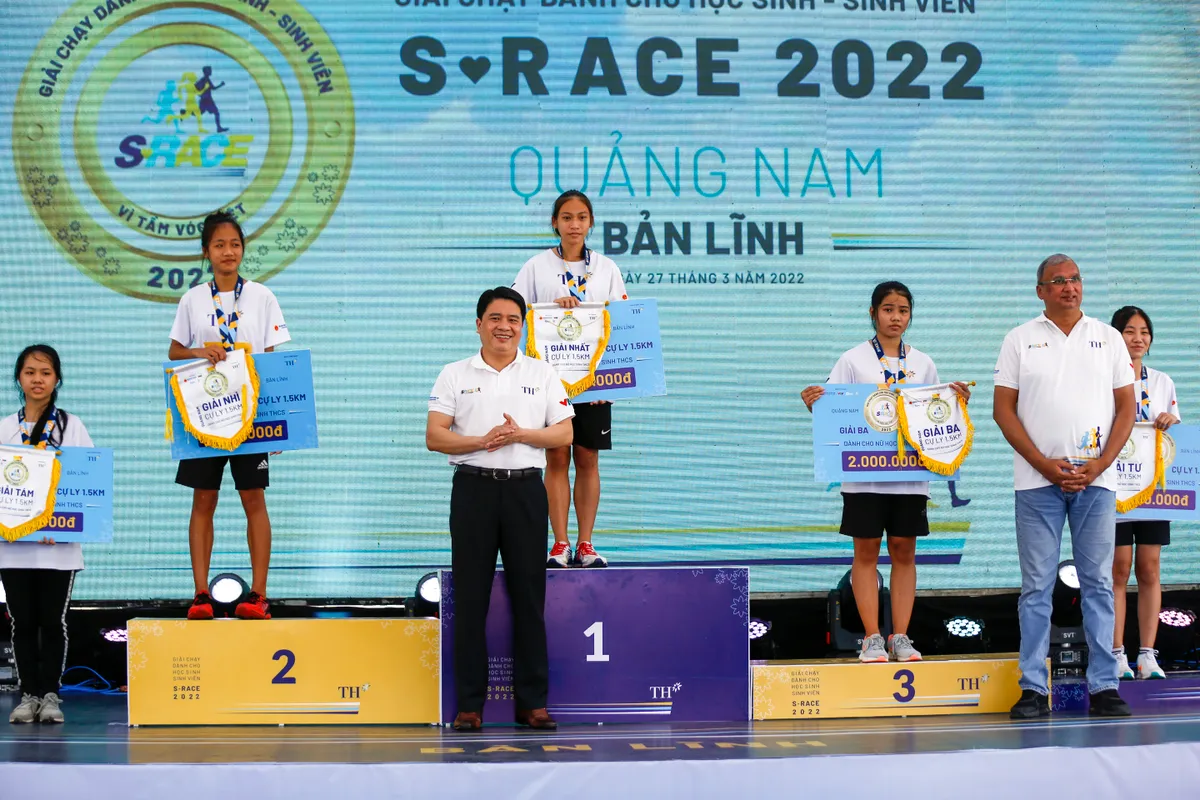 ẢNH: Ngày sôi động tại giải chạy S-Race 2022 Quảng Nam - Ảnh 15. ẢNH: Ngày sôi động tại giải chạy S-Race 2022 Quảng Nam - Ảnh 15.