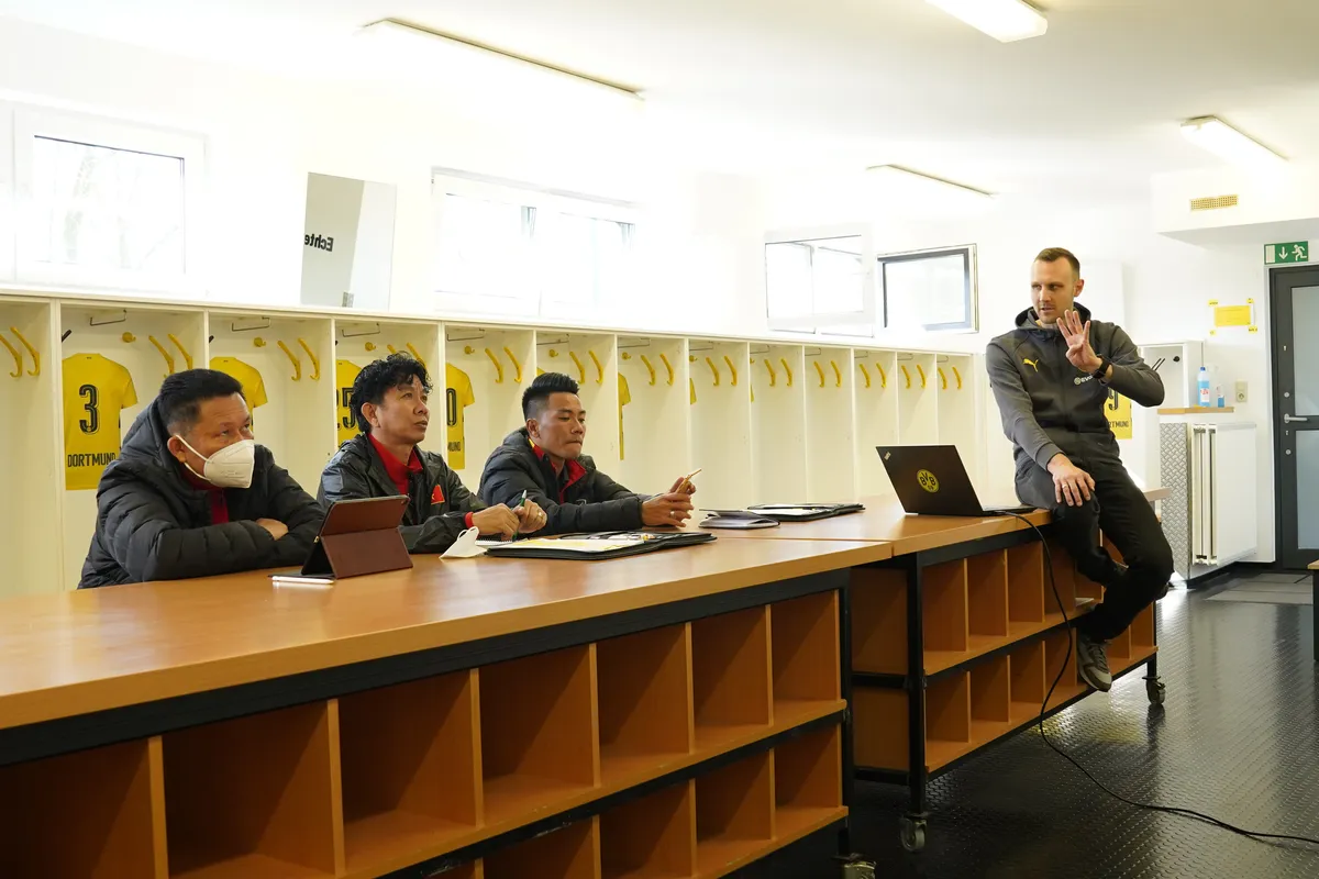 Đội tuyển U17 Việt Nam và tuần tập huấn đáng nhớ tại Dortmund - Ảnh 3. Đội tuyển U17 Việt Nam và tuần tập huấn đáng nhớ tại Dortmund - Ảnh 3.