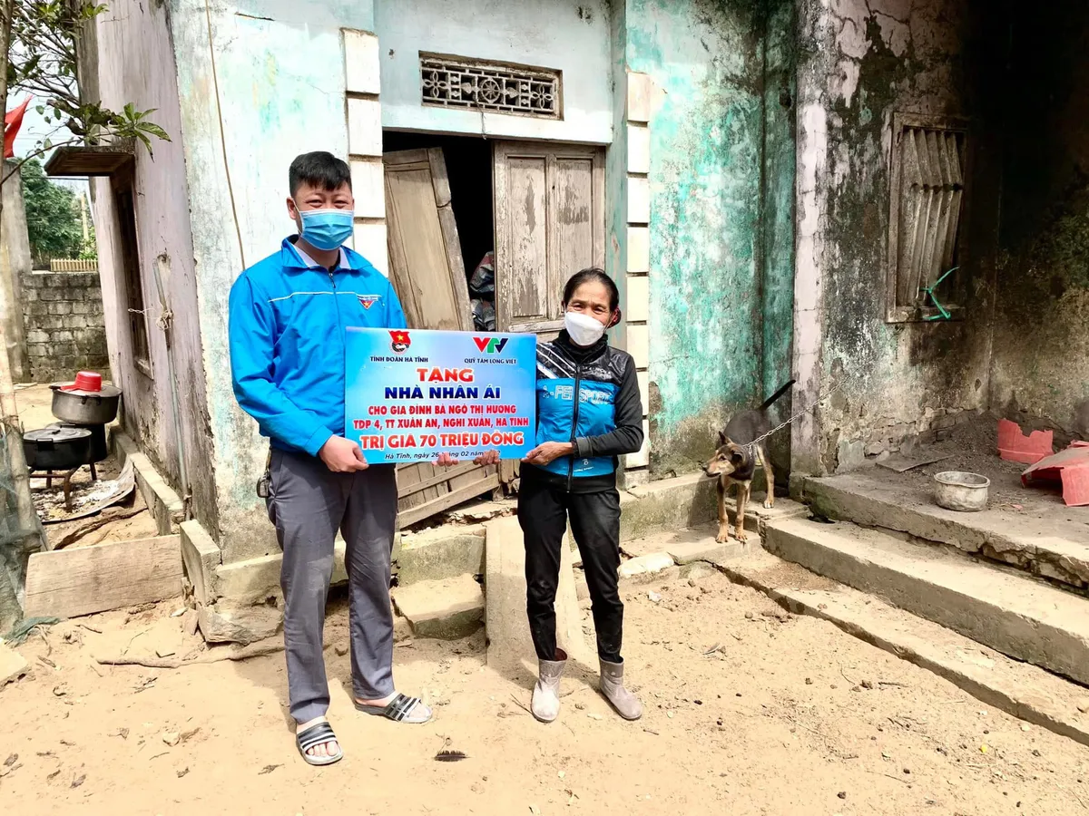 Quỹ Tấm lòng Việt hỗ trợ xây dựng nhà ở cho người dân bị ảnh hưởng bão lũ tại tỉnh Hà Tĩnh - Ảnh 2.