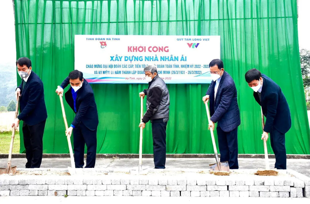 Quỹ Tấm lòng Việt hỗ trợ xây dựng nhà ở cho người dân bị ảnh hưởng bão lũ tại tỉnh Hà Tĩnh - Ảnh 1.